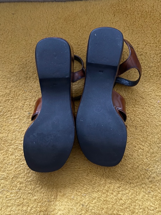 VINTAGE PRADA BROWN PATENT LEATHER PLATFORM SANDALS-US size 7.5 (EU 38) - Picture 3 of 9